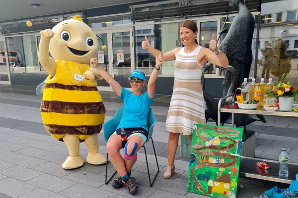 Spendenlauf-Empfang im Olgäle: Remsi, Steffi Saul und Frau Dr. Blattmann