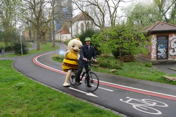Remstal Radweg Landrat mit Remsi