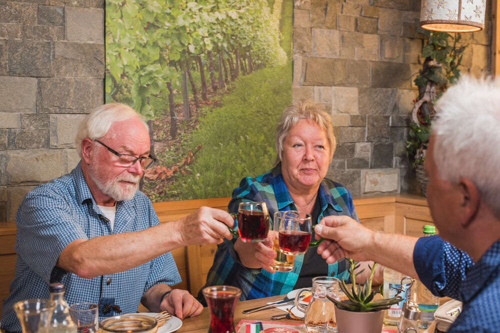 Bei einem launigen Besenbesuch darf das Remstäler Viertele nicht fehlen
